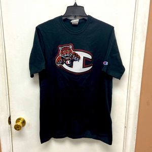 Rare z champion Embroidered T-Shirt Men’s size Large